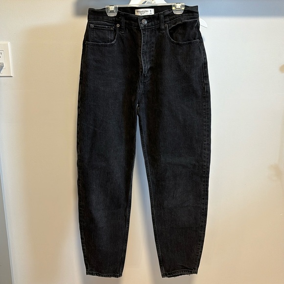 Abercrombie & Fitch Denim - Abercrombie 80s mom high rise jeans.